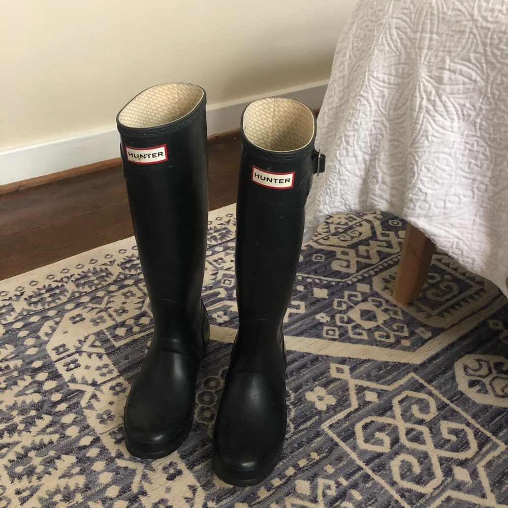 Hunter rain boots black